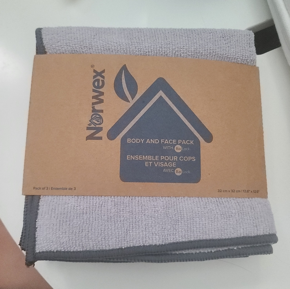 Norwex 3-Pack Body Cloths - Light Gray with Graphite Trim